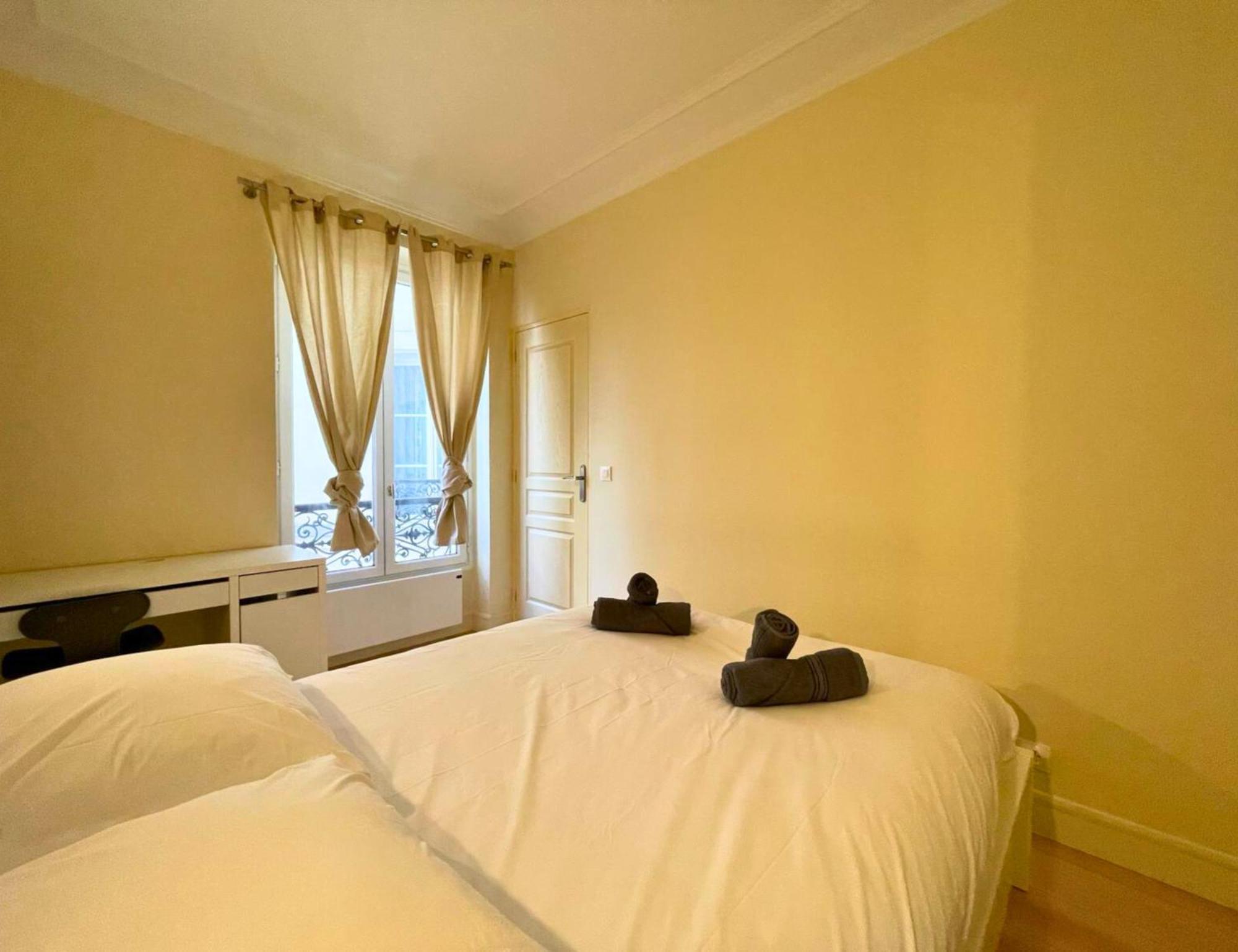 Chambre Lit Double Et Salon Avec Canape-Lit A 10 Minutes Des Champs Elysees Paris Exterior photo