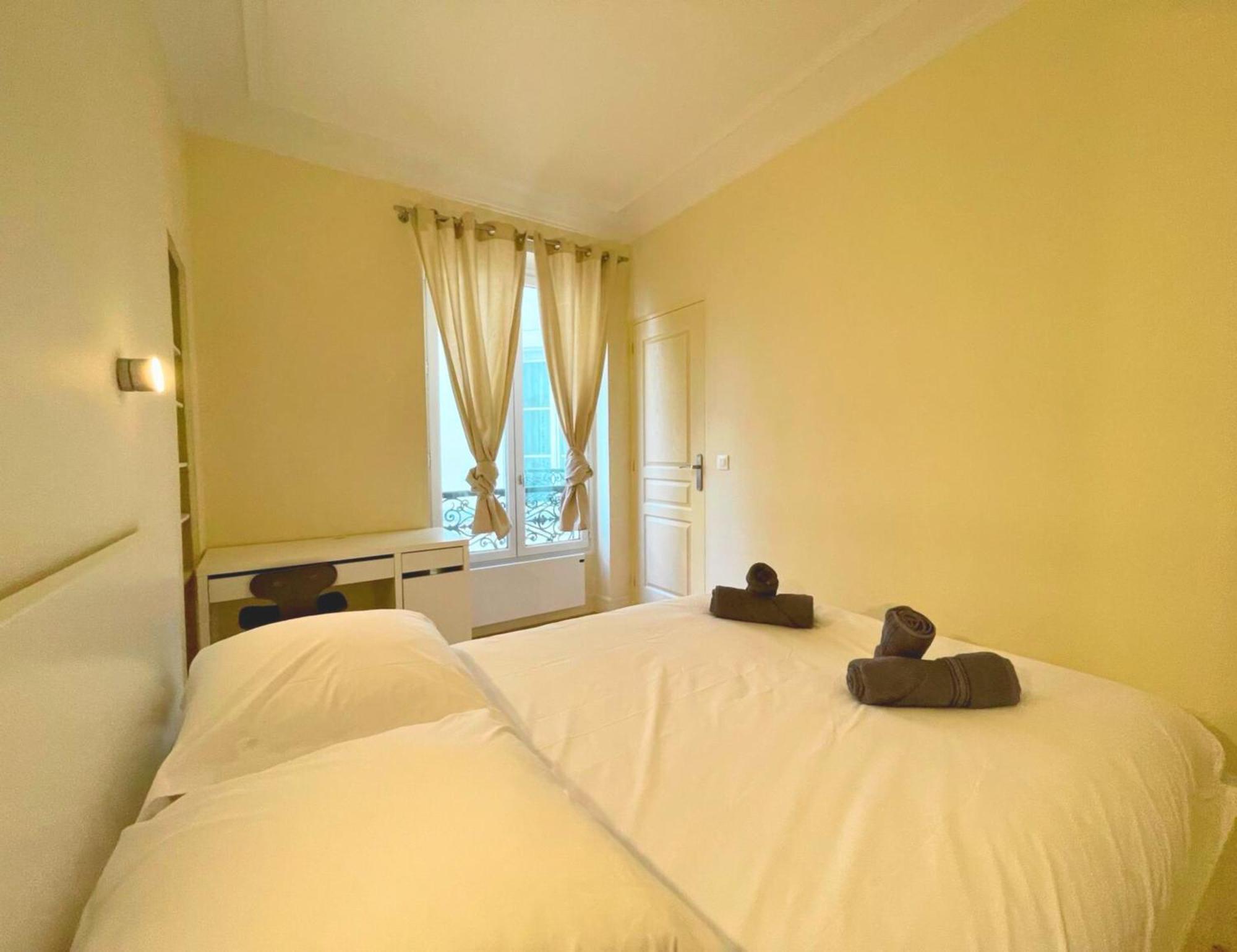 Chambre Lit Double Et Salon Avec Canape-Lit A 10 Minutes Des Champs Elysees Paris Exterior photo