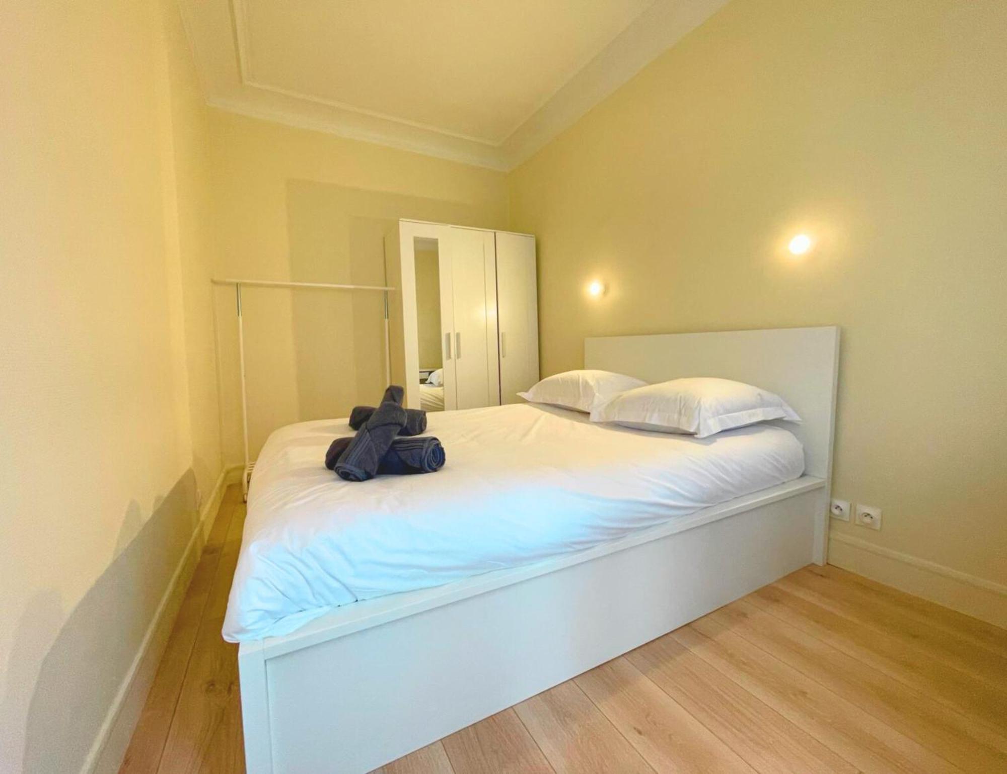 Chambre Lit Double Et Salon Avec Canape-Lit A 10 Minutes Des Champs Elysees Paris Exterior photo